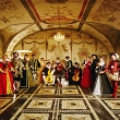 Los cortesanos de la corte de Rodolfo II. Actores, bailarines y musicos que les transpasarn a su poca y les acompaarn durante toda la noche o el almuerzo